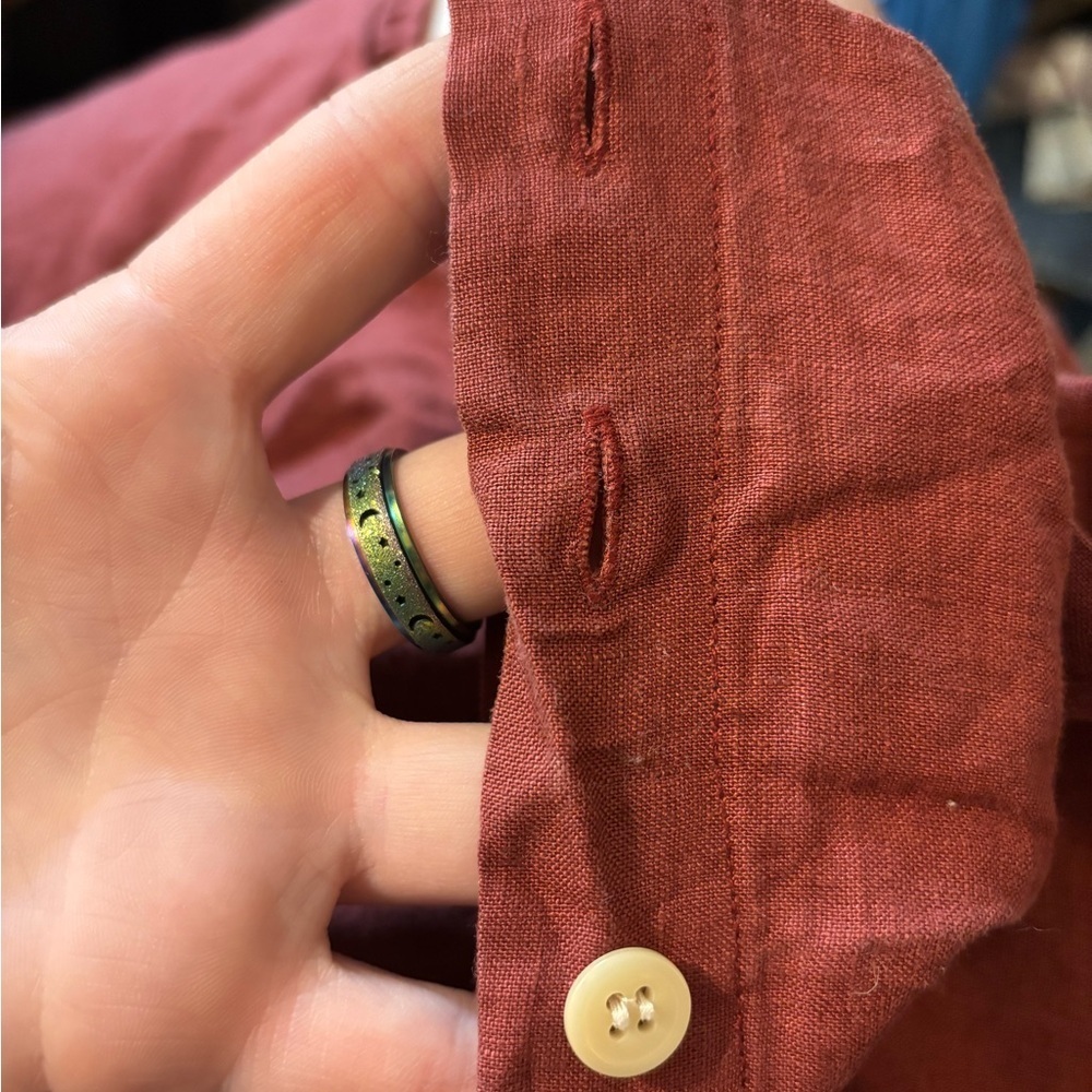 100% Linen Lightweight Women's Burgundy Button Down Shirt - Picture 9 of 9